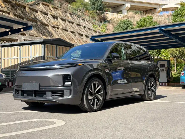 Фотография автомобиля — Li Auto L8