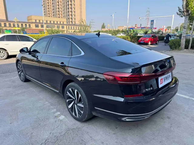 Volkswagen Passat — Фото автомобиля 4