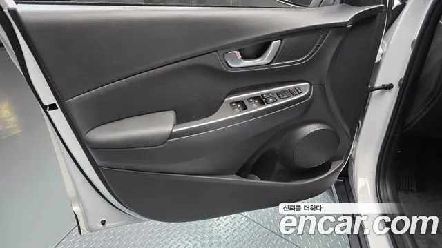 Hyundai Kona — Фото автомобиля 13