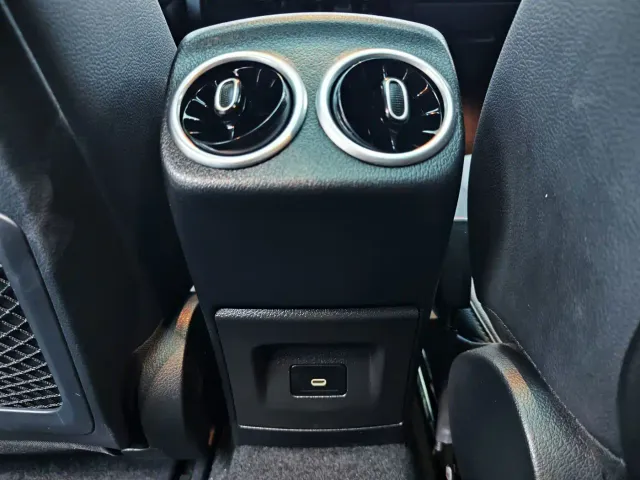 Mercedes-Benz A-Class — Фото автомобиля 11