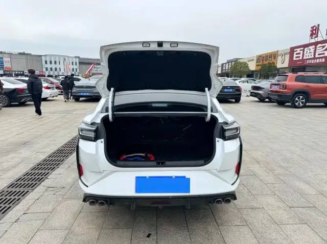 Dongfeng Yixuan — Фото автомобиля 8