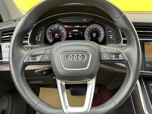 Audi Q7 — Фото автомобиля 16