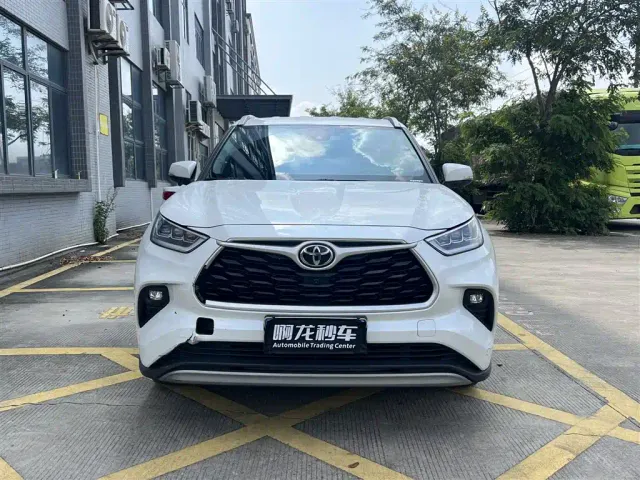Toyota Highlander — Фото автомобиля 2