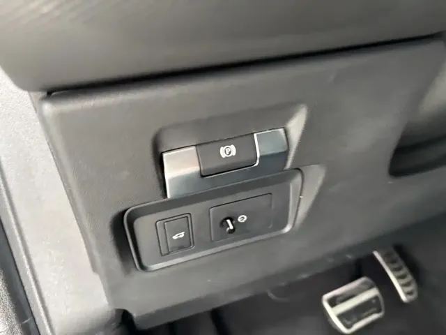 Land Rover Discovery Sport — Фото автомобиля 15