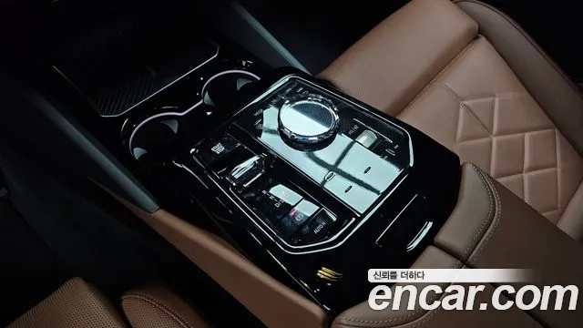 BMW 5 Series G60 — Фото автомобиля 11