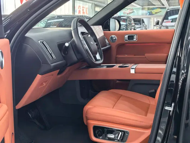 Li Auto L9 — Фото автомобиля 5