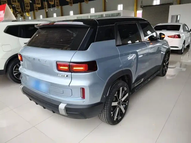 Geely ICON — Фото автомобиля 6