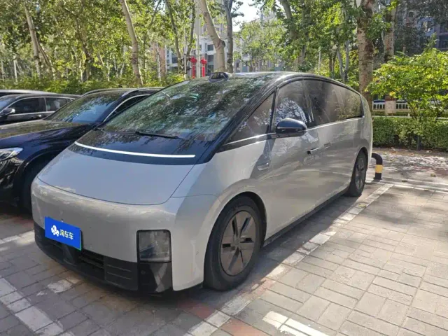 Фотография автомобиля — Li Auto MEGA