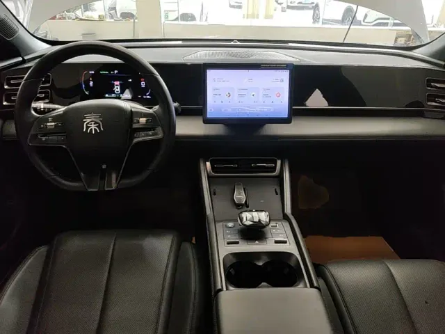 BYD Qin L — Фото автомобиля 9