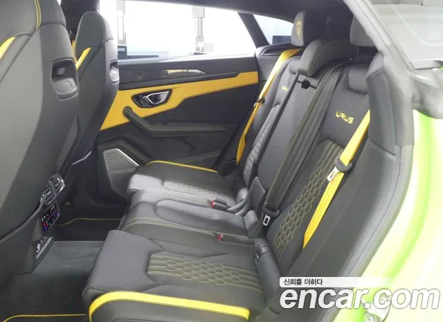 Lamborghini Urus — Фото автомобиля 9