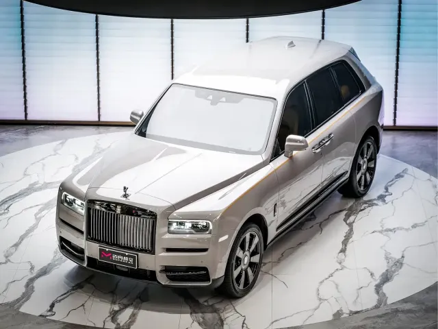 Rolls-Royce Cullinan — Фото автомобиля 2