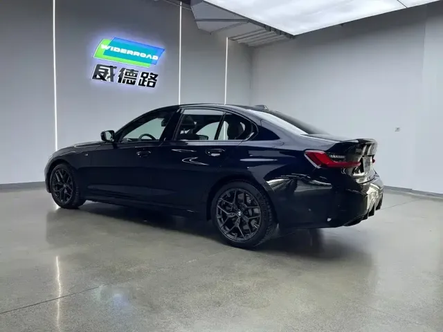 BMW 3 Series — Фото автомобиля 5
