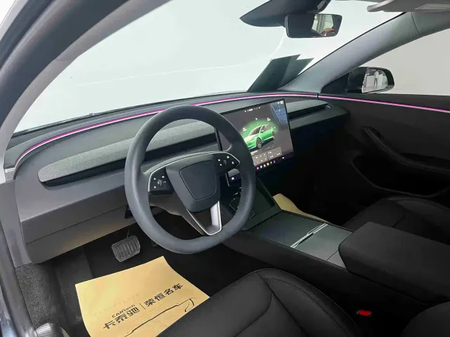 Tesla Model 3 — Фото автомобиля 7
