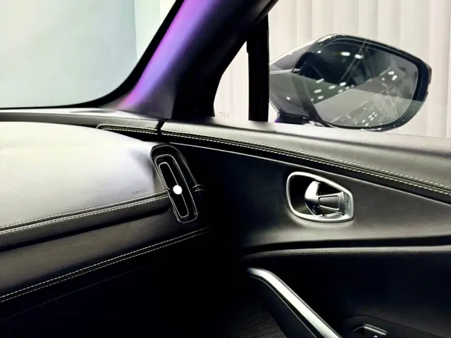 Aston Martin DBX — Фото автомобиля 10