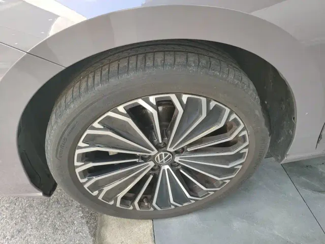 Volkswagen Passat — Фото автомобиля 24