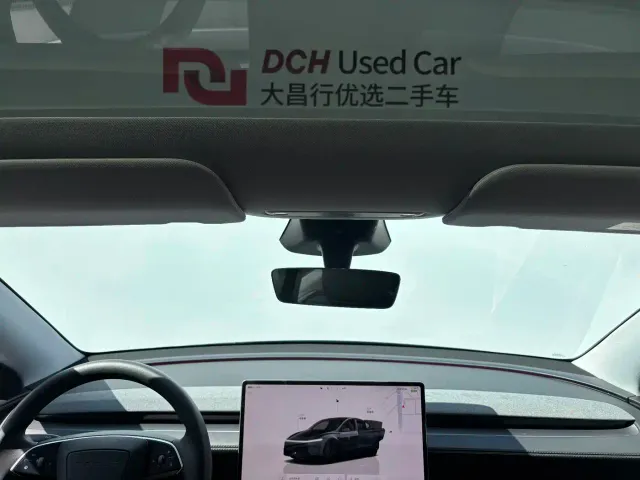 Tesla Model Y — Фото автомобиля 14