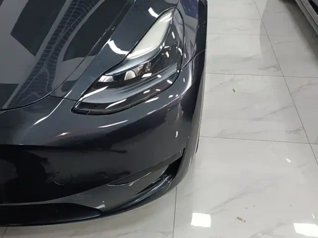 Tesla Model Y — Фото автомобиля 23