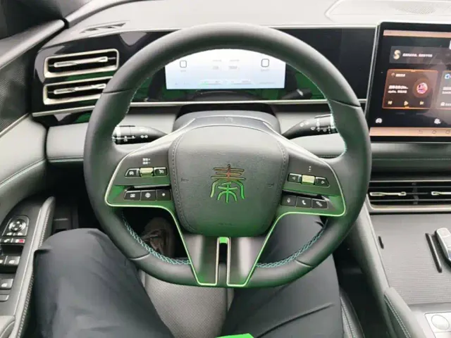 BYD Qin L — Фото автомобиля 10