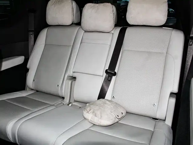 Li Auto MEGA — Фото автомобиля 20