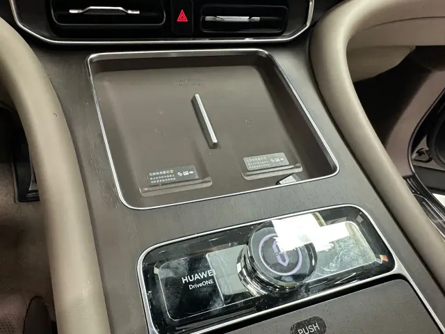 AITO Wenjie AITO M9 2026 Extended Range Ultra Edition 52kWh 6-seater — Фото автомобиля 13