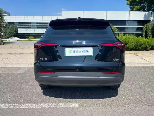 Hongqi HS6 PHEV — Фото автомобиля 2
