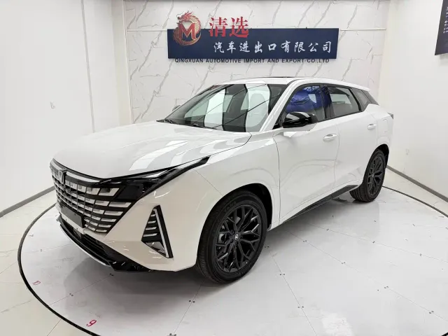 Фотография автомобиля — Changan UNI-Z