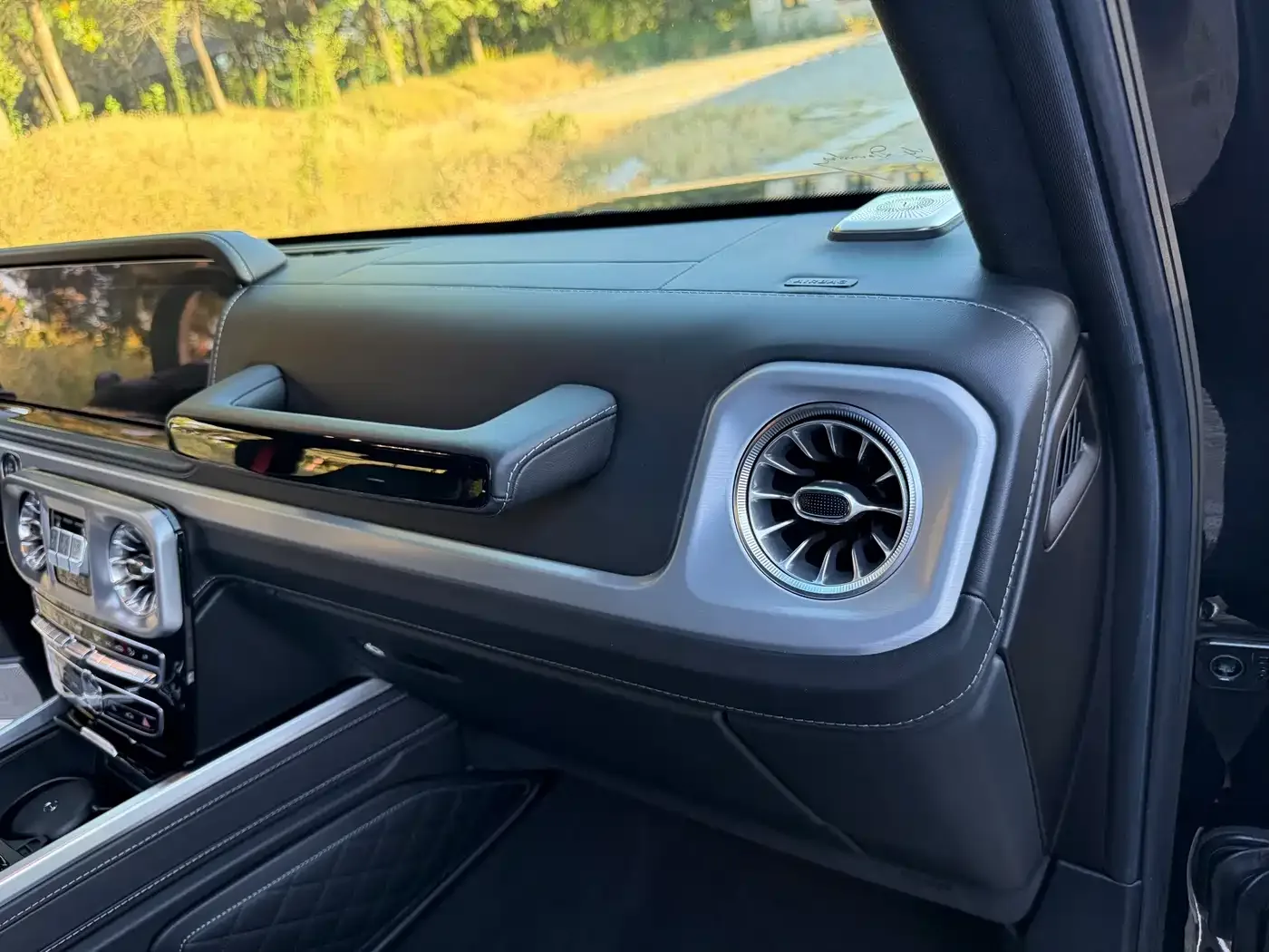 Mercedes-Benz Mercedes-Benz G-Class AMG 2023 AMG G 63 — Фото автомобиля 18