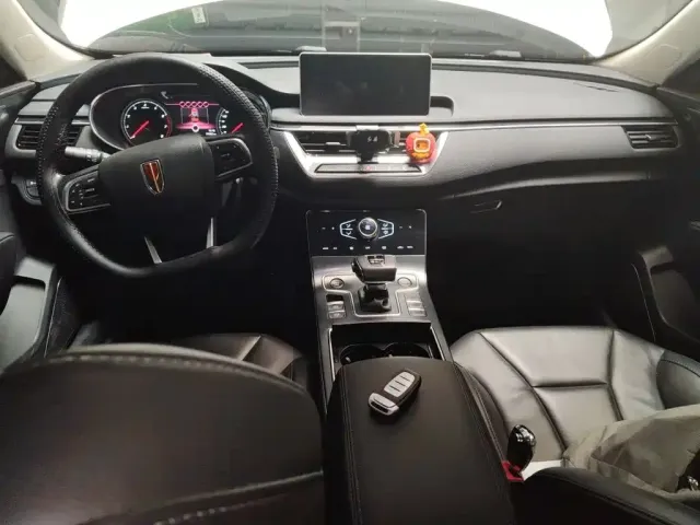 Hongqi Hongqi H5 2022 Classic 1.8T Auto Smart Connect Flag Rhythm Edition — Фото автомобиля 5