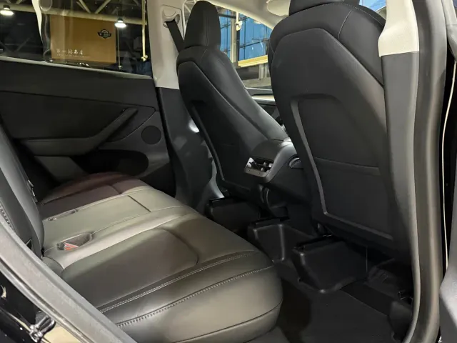 Tesla Model Y 2022 Facelift Rear-Wheel Drive Version — Фото автомобиля 10