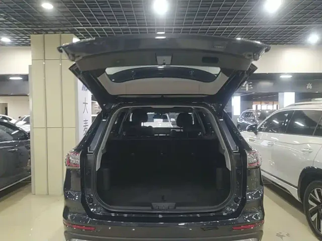 Chery Tiggo 8 — Фото автомобиля 18
