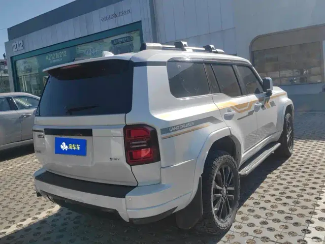 Toyota Prado — Фото автомобиля 3