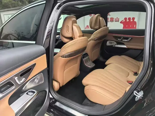 Mercedes-Benz E-Class — Фото автомобиля 6