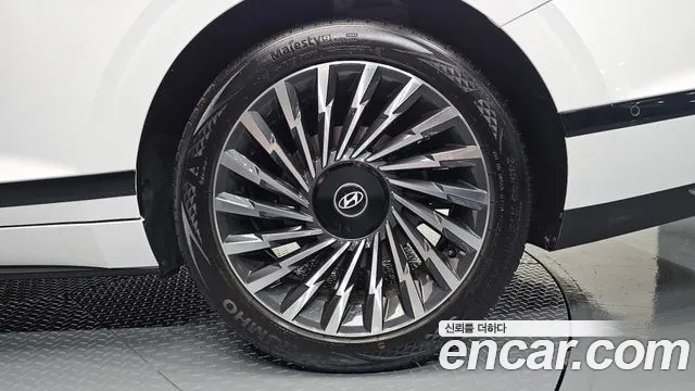 Hyundai Grandeur GN7 — Фото автомобиля 20