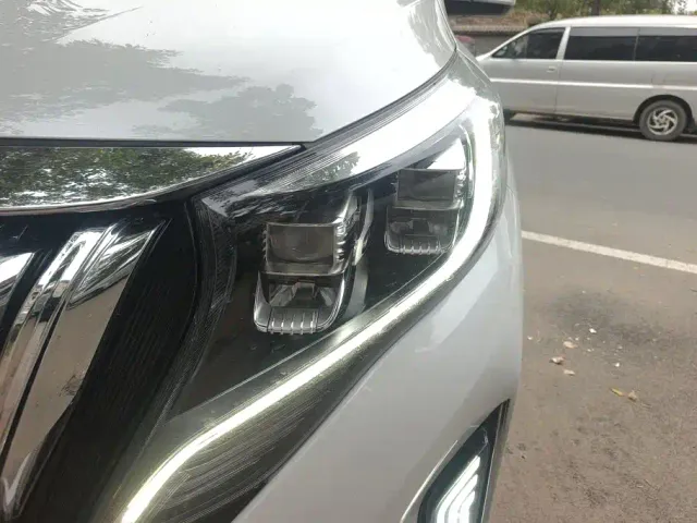 GAC Trumpchi M8 — Фото автомобиля 5