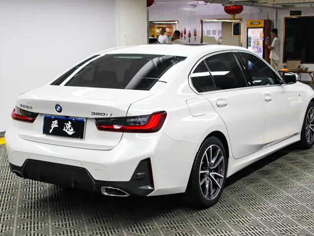 BMW 3 Series — Фото автомобиля 22