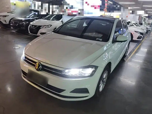 Фотография автомобиля — Volkswagen Polo