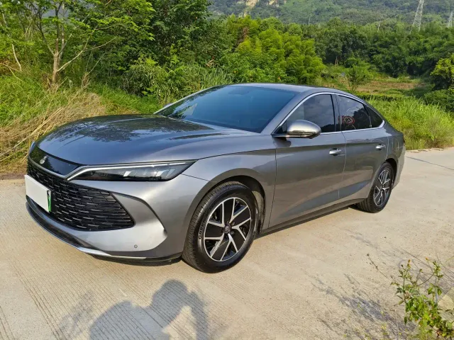 Фотография автомобиля — BYD Qin L