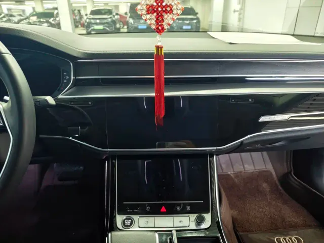 Audi A8 — Фото автомобиля 9