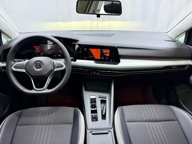 Volkswagen Golf — Фото автомобиля 8