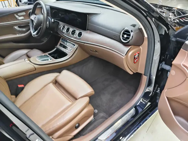 Mercedes-Benz E-Class — Фото автомобиля 9