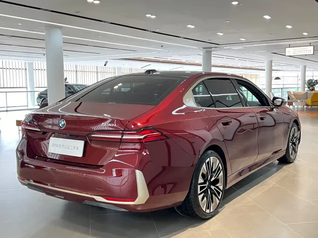 BMW 5 Series — Фото автомобиля 20