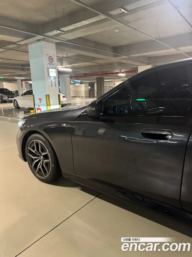 BMW 5 Series G60 — Фото автомобиля 14