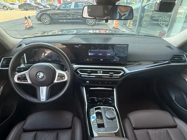BMW i3 — Фото автомобиля 13