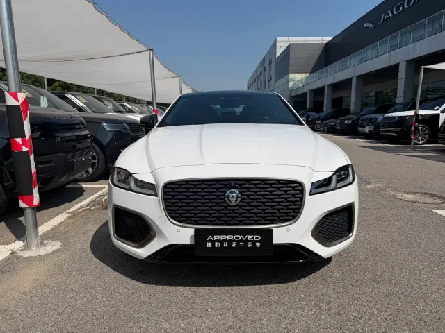 Jaguar XFL — Фото автомобиля 2