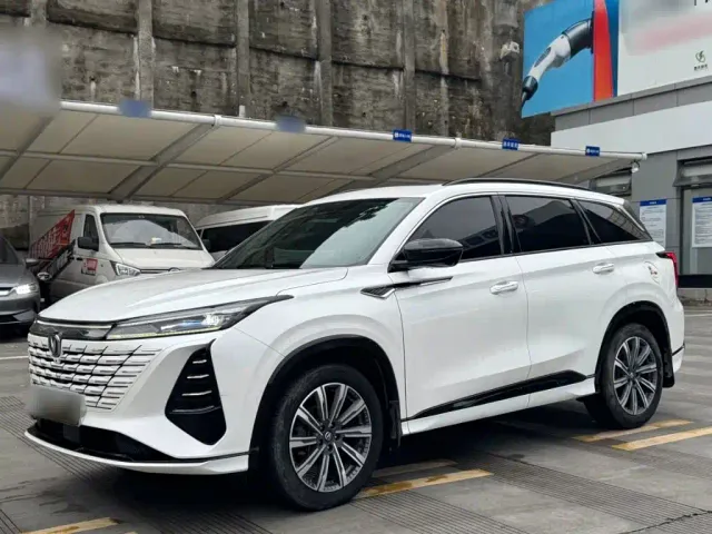 Фотография автомобиля — Changan CS75 Plus