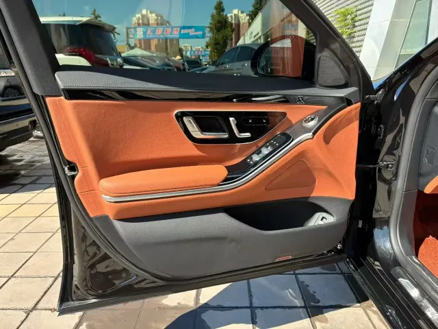 Mercedes-Benz S-Class — Фото автомобиля 2