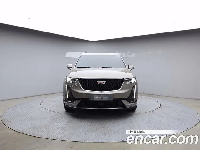 Cadillac XT6 — Фото автомобиля 3