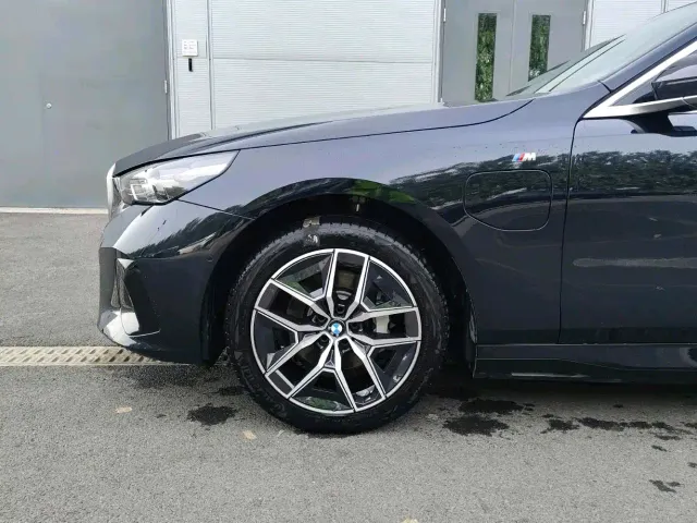BMW i5 — Фото автомобиля 6