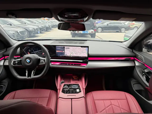 BMW 5 Series — Фото автомобиля 12