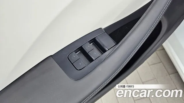 Tesla Model 3 — Фото автомобиля 7